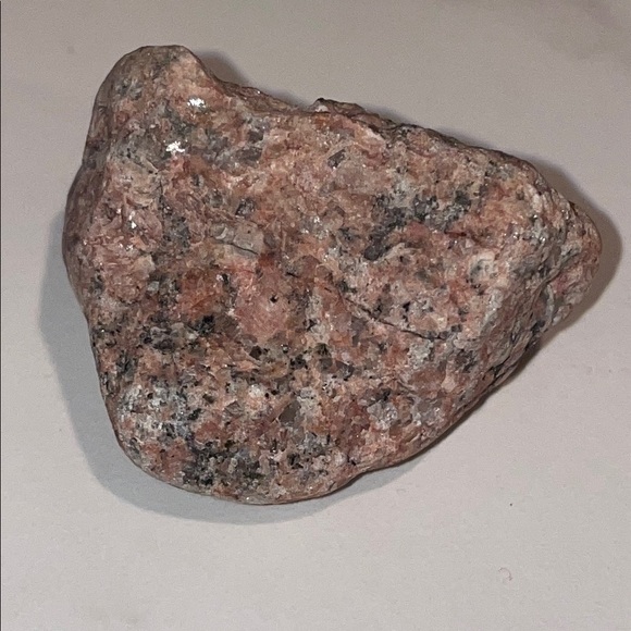 Australian Rough Granite with Aura Quartz Natural Pink and Gray Stone - Picture 6 of 6